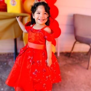 Meet your Posher, Yaneth